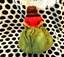 string holder red bk